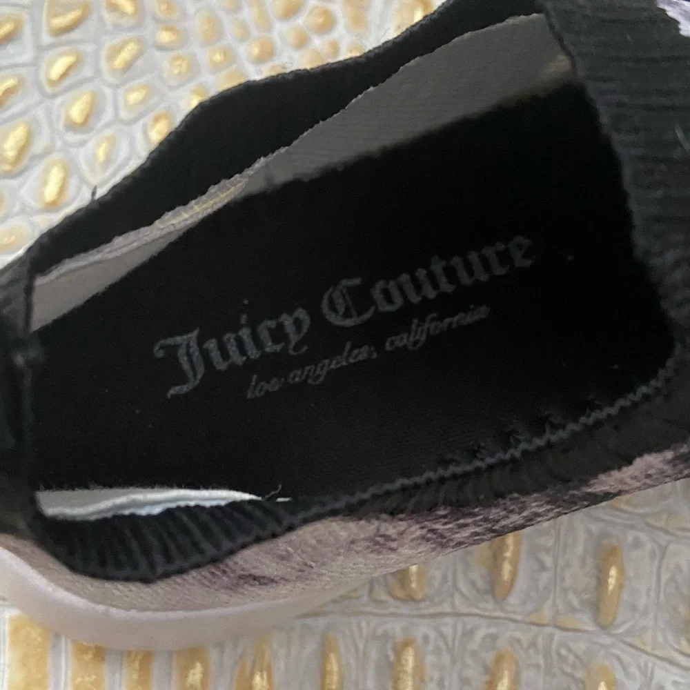 NWOT*Juicy Couture Sneakers, Size 5 - Picture 10 of 12